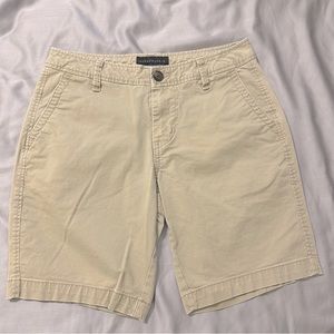 Men’s Size 28 Aeropostale Khaki Flat Front Shorts - 9” Inseam